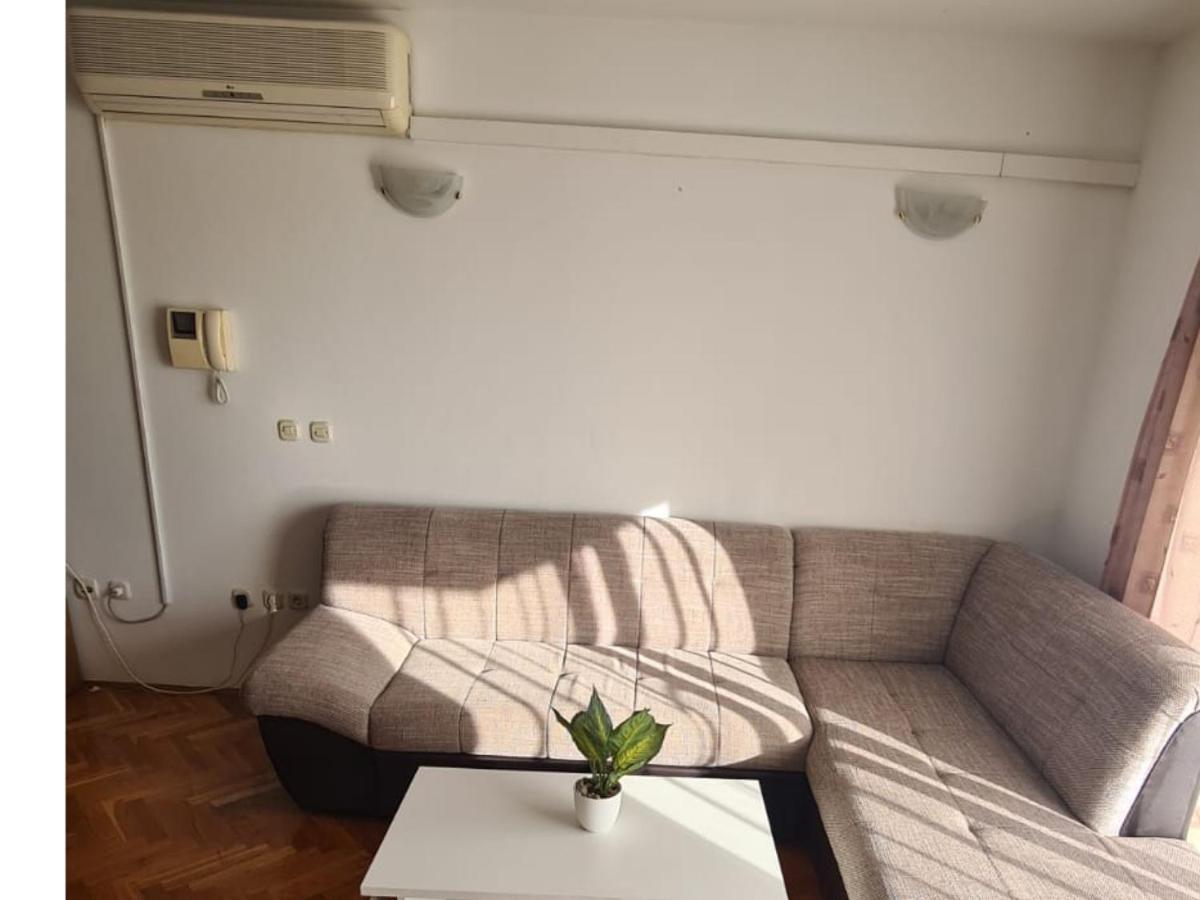 Apartman Ljubav Макарська Екстер'єр фото