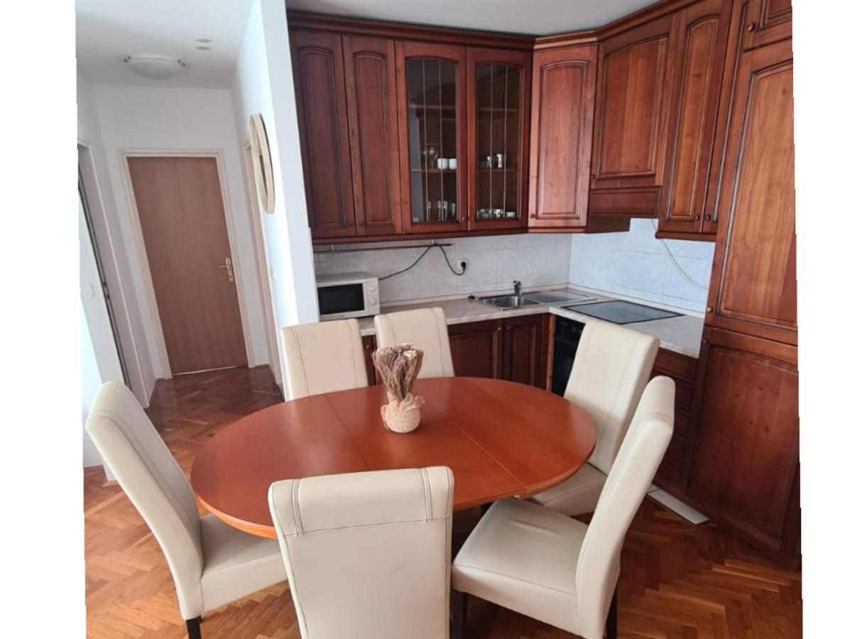 Apartman Ljubav Макарська Екстер'єр фото