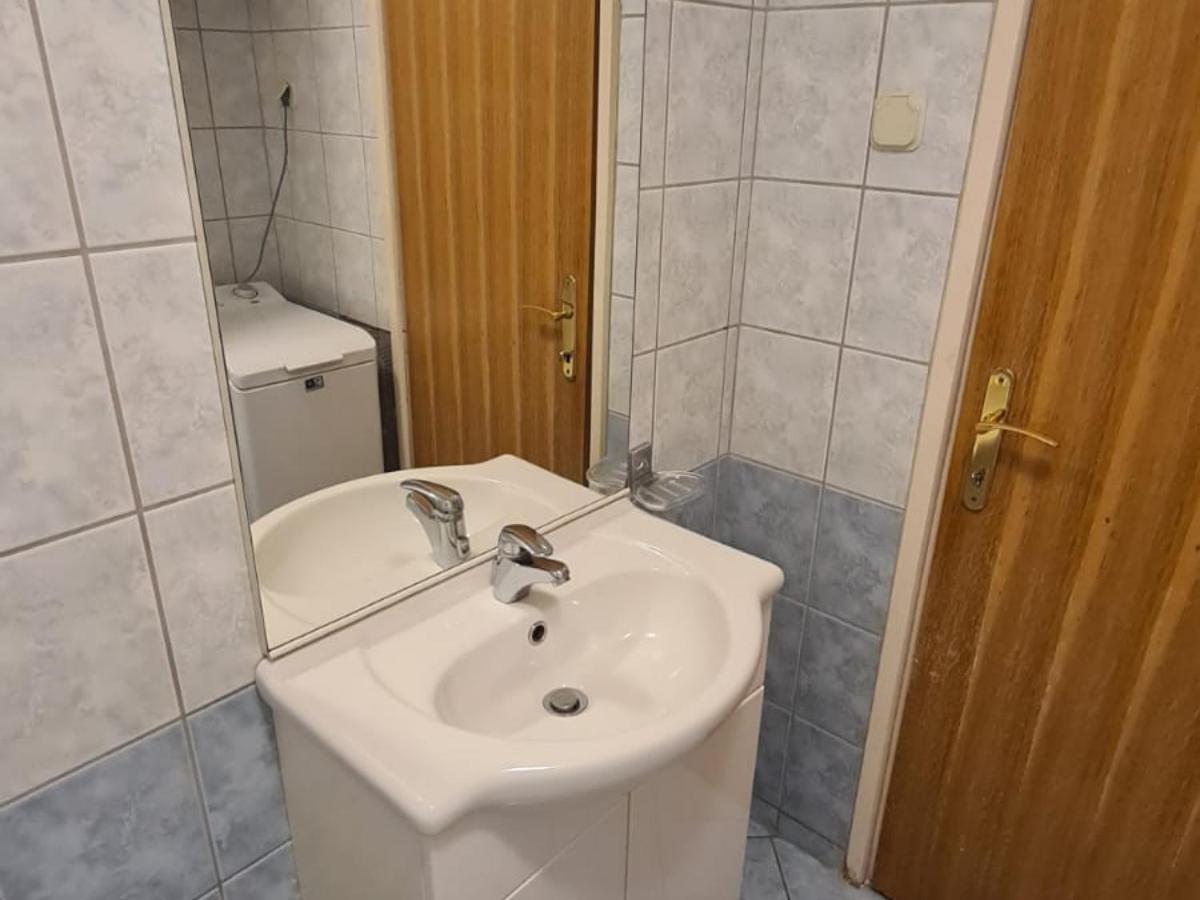 Apartman Ljubav Макарська Екстер'єр фото