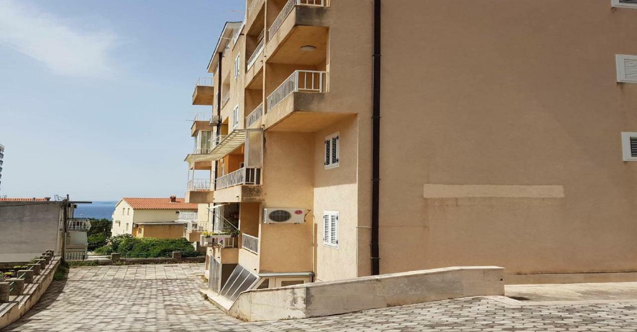 Apartman Ljubav Макарська Екстер'єр фото